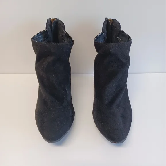 Qupid Ankle Booties Black Suede Zip back - 6 1/ 2 - Picture 4 of 6